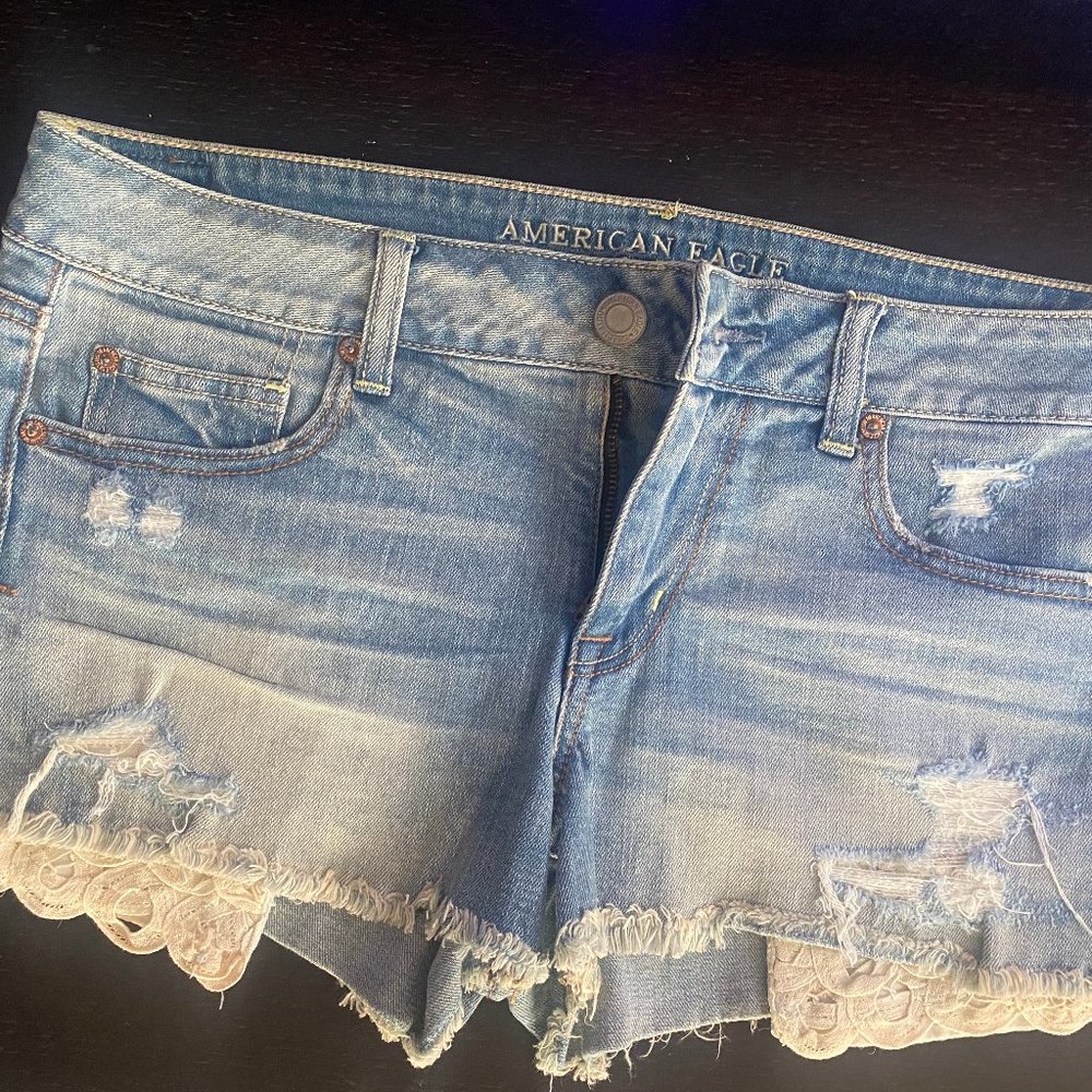 American Eagle Outfitters distressed denim shorts size 10